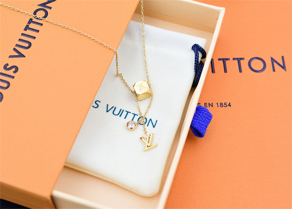LV Necklace 001